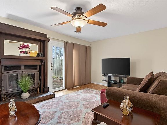 2nd image of 4 Covenant Ct