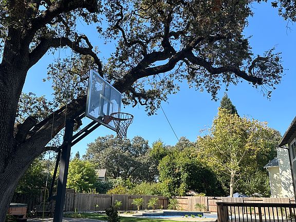 5th image of 536 Oakmeadow Ct