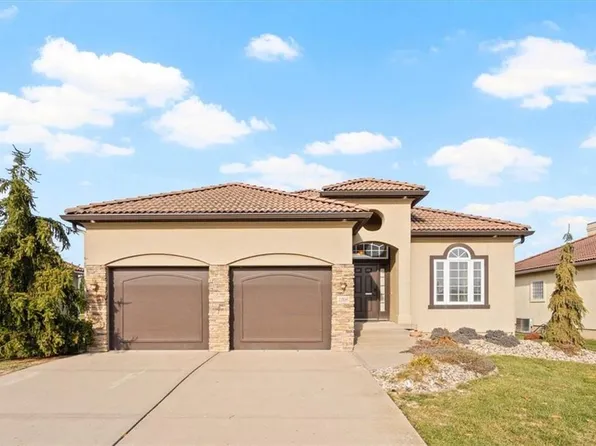 1208 SW Neelie Ln, Lees Summit, MO 64082