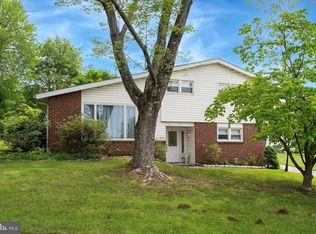 1 Plymwood Dr, Plymouth Meeting, PA 19462