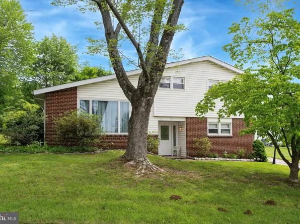 1 Plymwood Dr, Plymouth Meeting, PA 19462