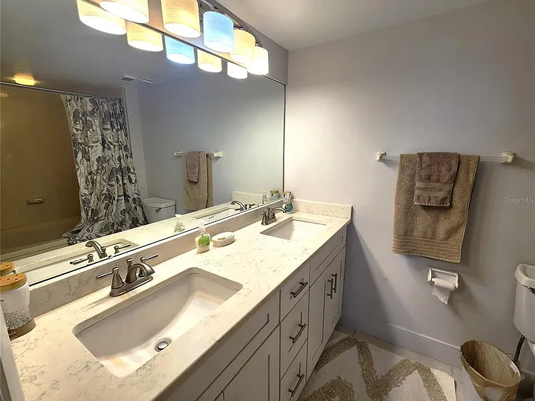 5901 Bahia Del Mar Cir #124 — Photo 12