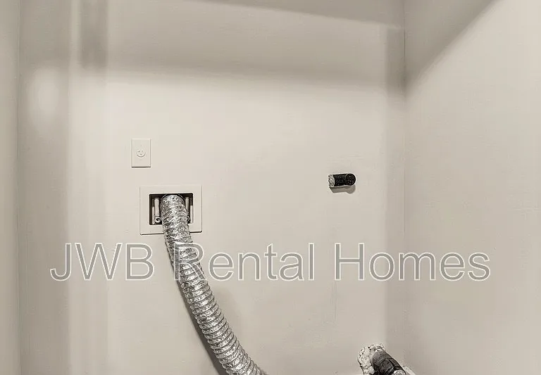 4705 Portsmouth Ave — Photo 13
