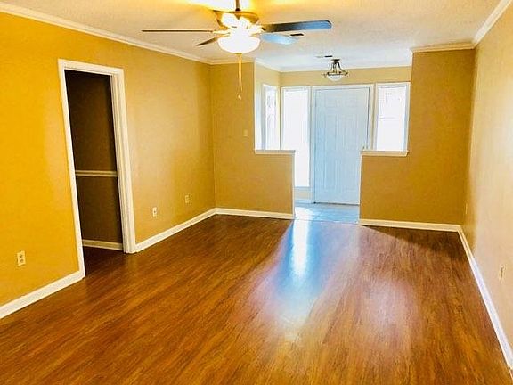 5th image of 3200 Aquarius Ave