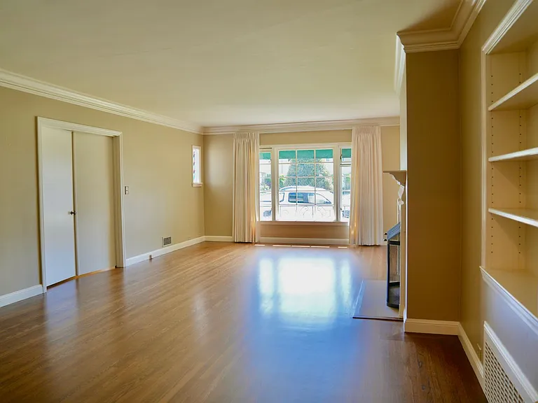 126 Dartmouth Rd — Photo 4
