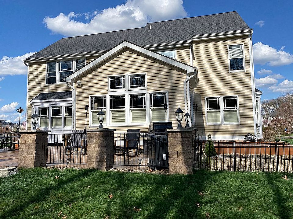2nd image of 249 Strawberry Cir
