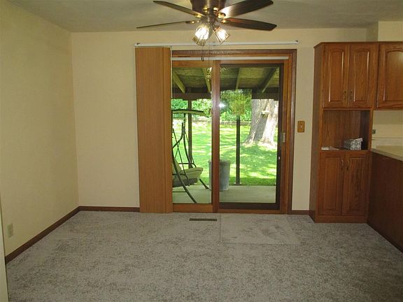 5th image of 2206 Wildwood Dr