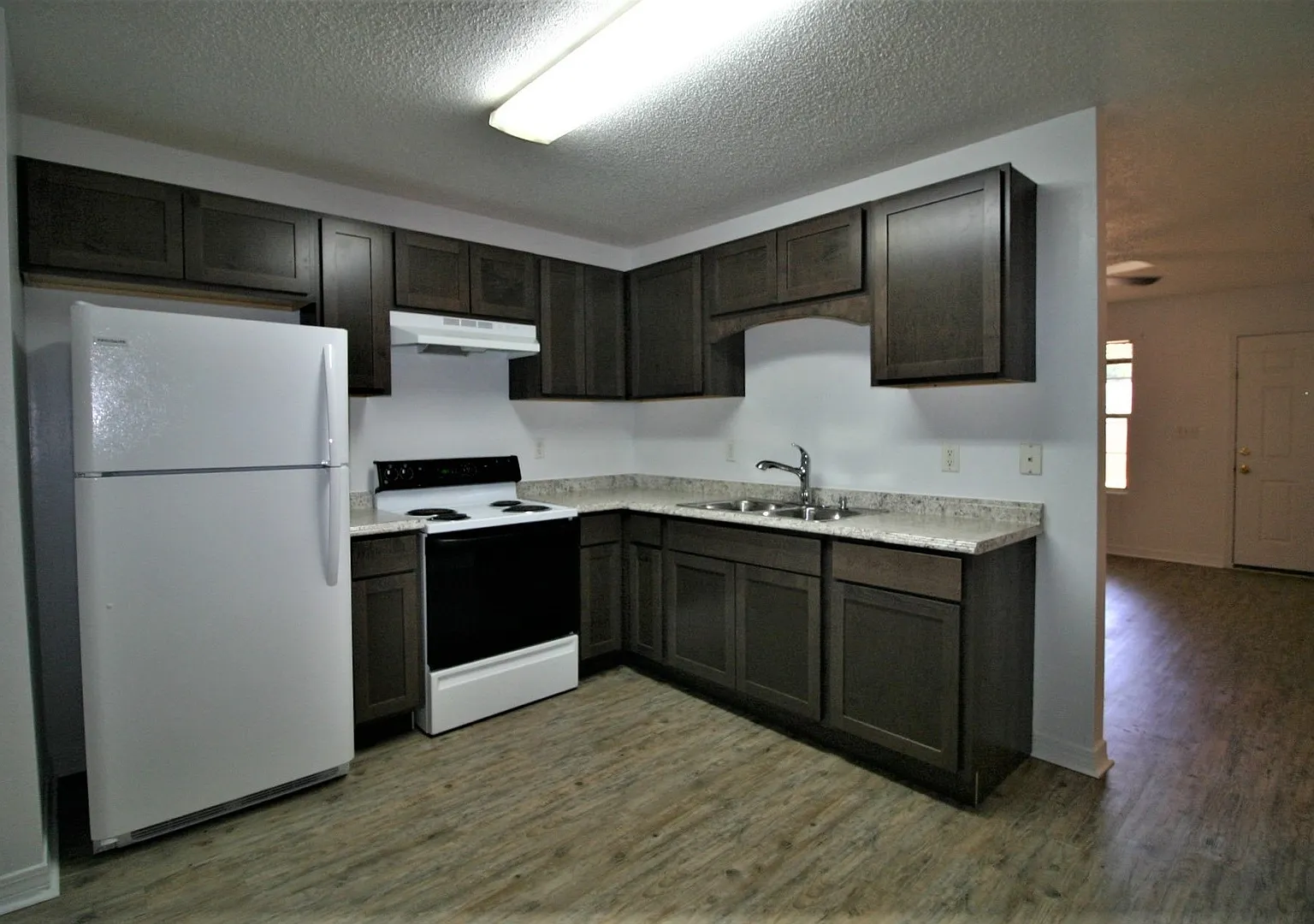 Brock Ave 538 — Photo 1