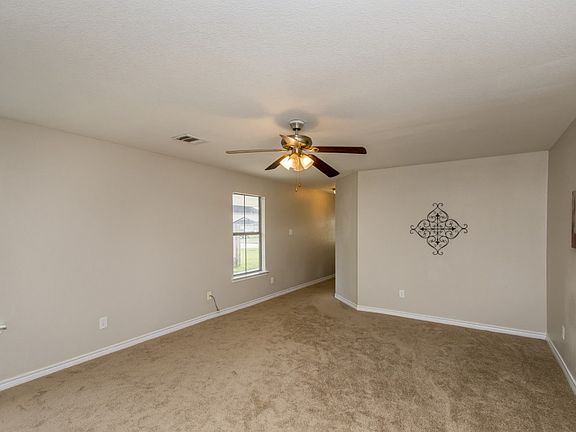 5th image of 23598 Wellington Ave