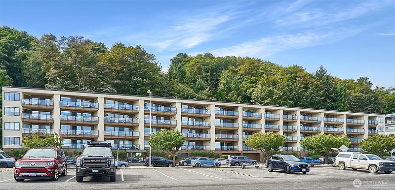 2nd image of 1301 Harbor Ave SW #308