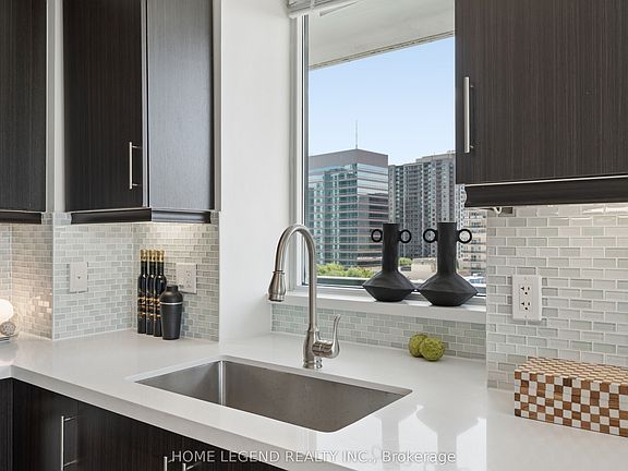 5th image of 68 Canterbury Pl #605
