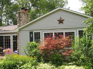 6317 Sunset Bay Rd, Huletts Landing, NY 12841