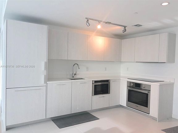 2nd image of 501 NE 31st St Unit 1709