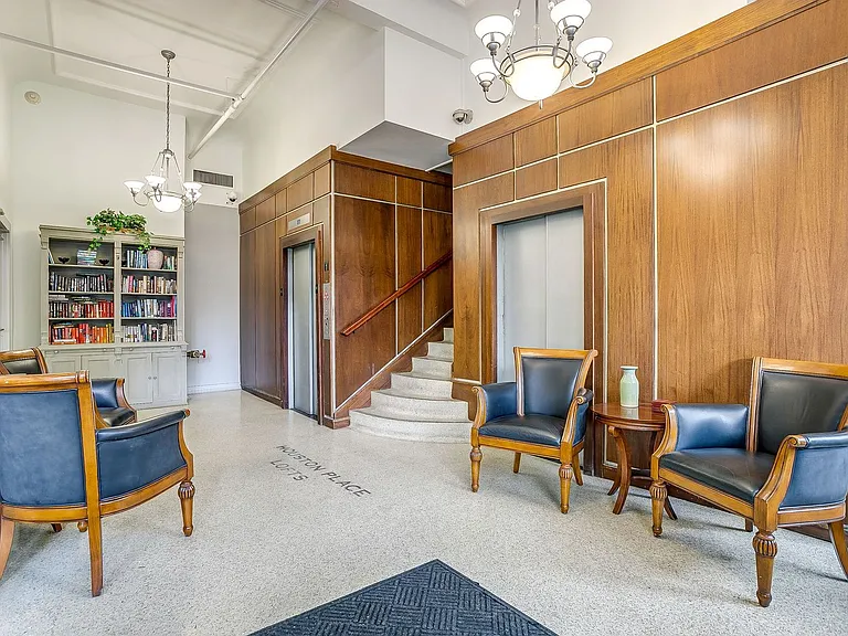 910 Houston St #301 — Photo 24