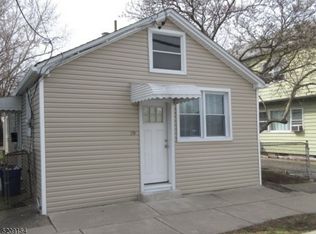 20 John St, Lodi, NJ 07644