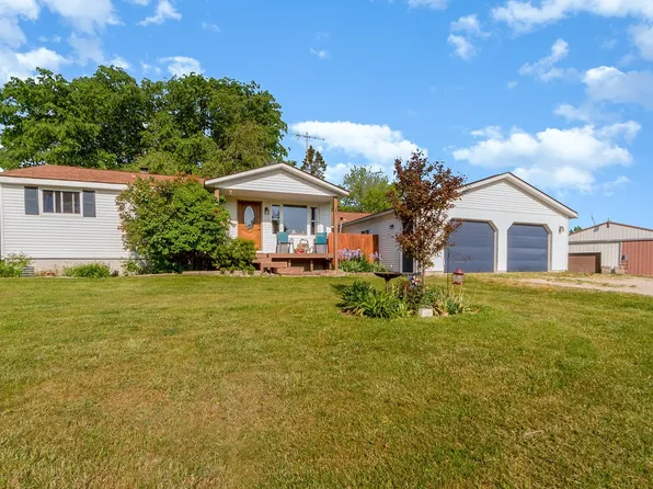 5157 N Eight Mile Rd, Pinconning, MI 48650