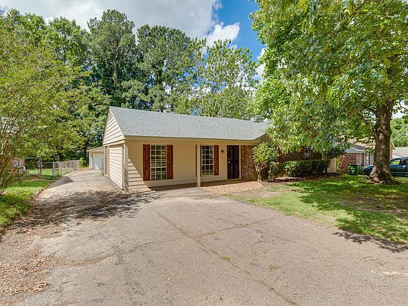 4th image of 681 Thornwood Dr