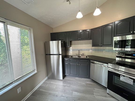 4th image of 355 Village Pointe Dr APT C