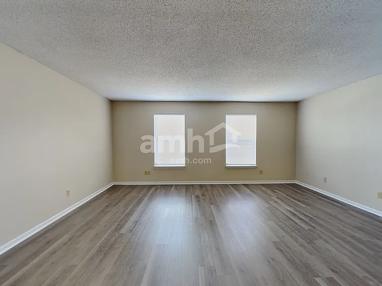 1939 Dutch Elm Dr — Photo 12