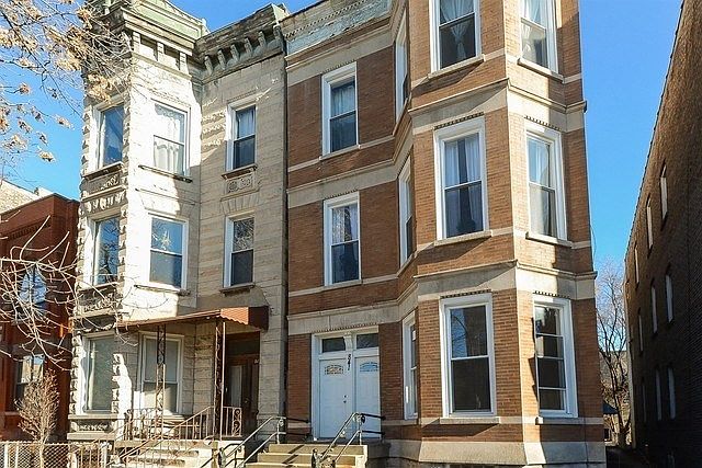 1st image of 841 N Damen Ave APT 3R