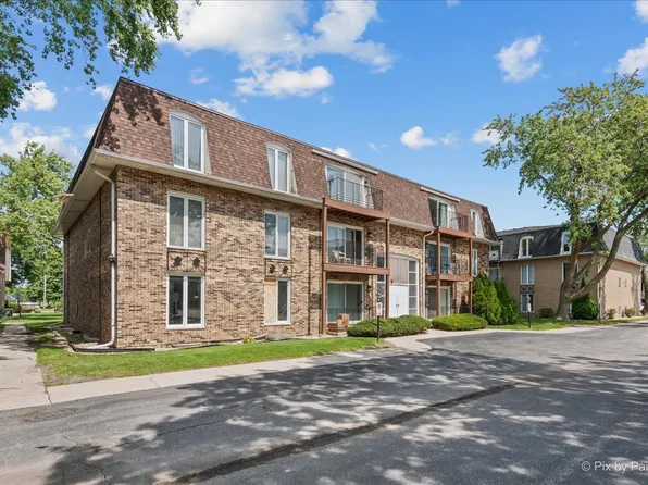 5700 Circle Dr APT 101, Oak Lawn, IL 60453