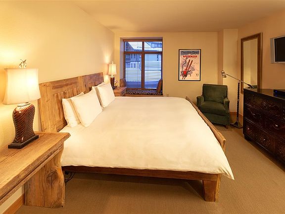 3rd image of 106 Sutton Pl #301