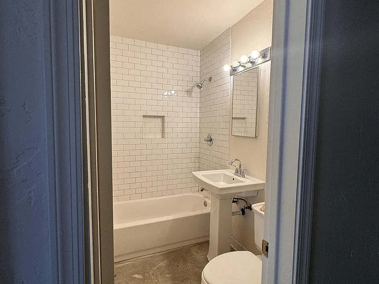 2718 N Greenfield — Photo 14