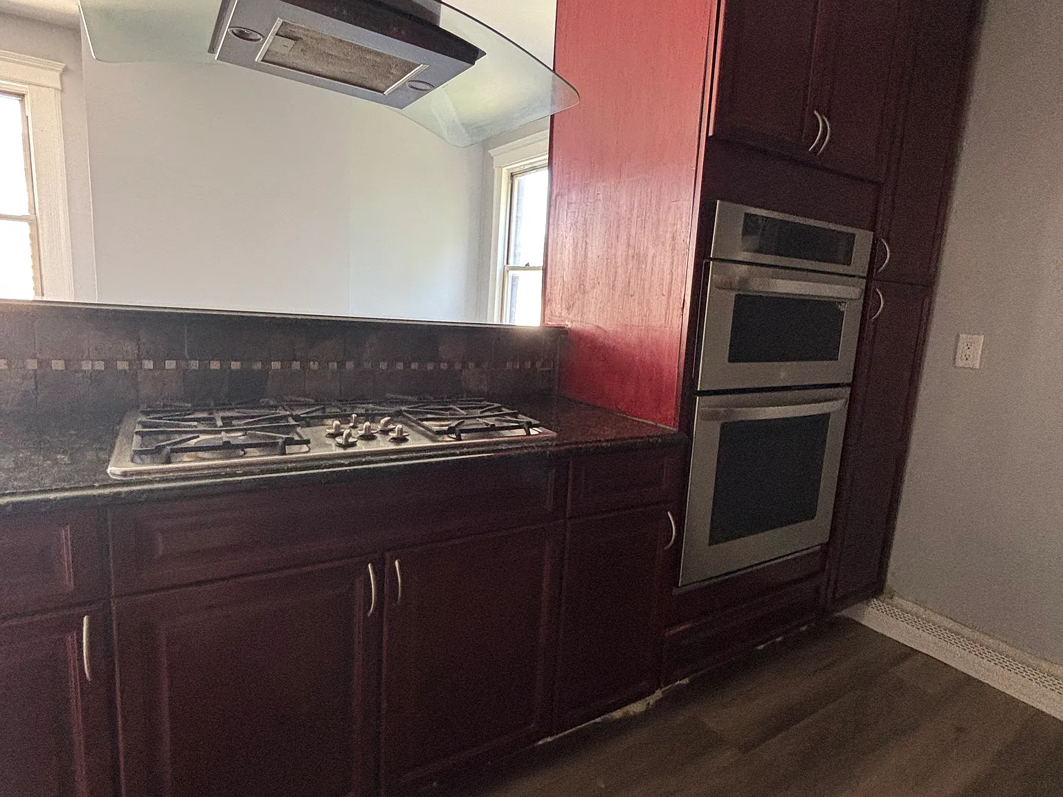 3 bed, 1200 sqft, $2,650 — Photo 2