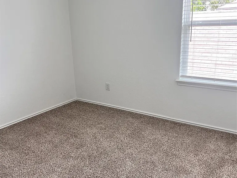 522 Belle Springs Ln — Photo 24