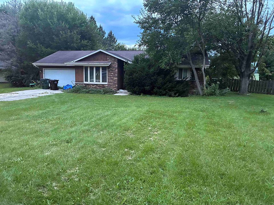 1st image of 6115 N Greenvale Dr