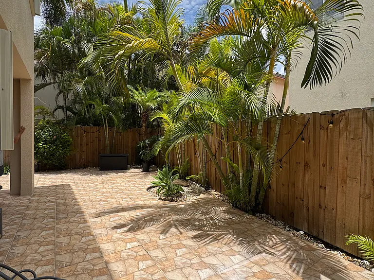 15621 SW 100th Ln — Photo 46