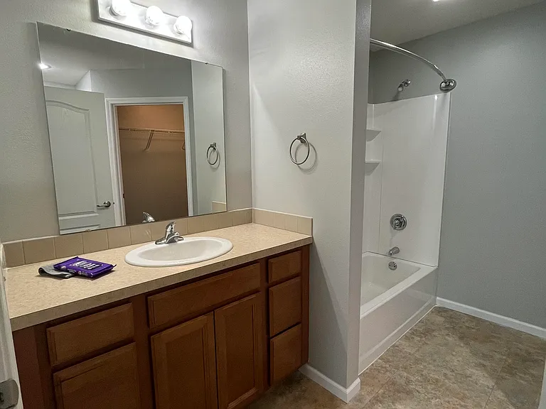 Country Walk Apartments — Photo 3