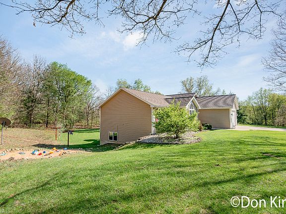 5th image of 9750 Vandyke Dr