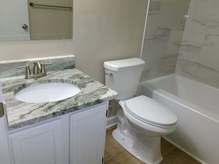 4346 Oak St #D — Photo 10