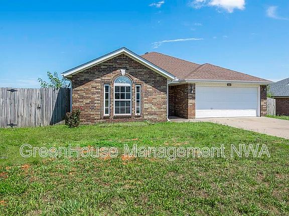 2nd image of 520 Dewberry Ln