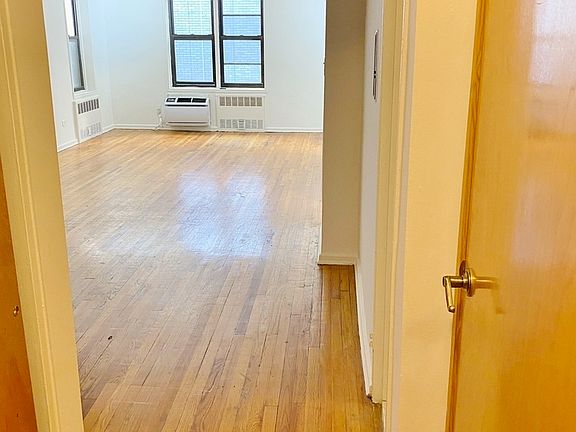 3rd image of 200 W 18th St APT 6K