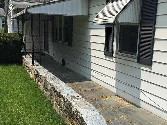 3rd image of 2 Gary Dr