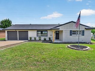 154 Hallmark Dr W, Fort Worth, TX 76134