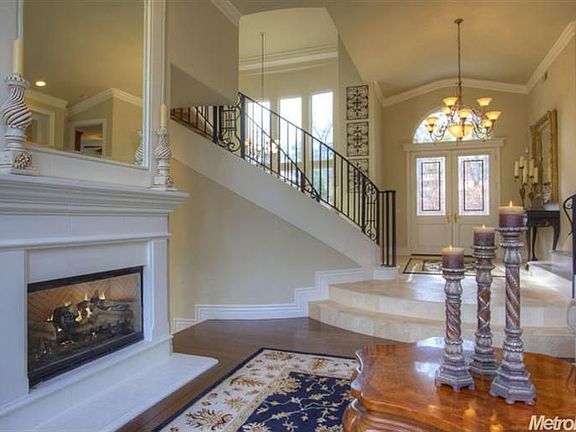 2nd image of 4036 Greenview Dr