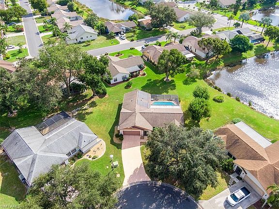 2nd image of 6780 Saint Ives Ct