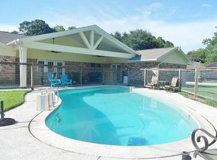 101 E Sherwood Dr, Alvin, TX 77511