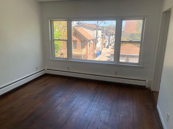 2nd image of 710 N Rockwell St #2