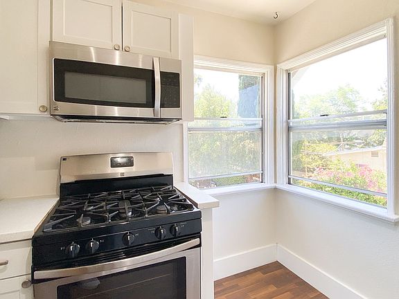 2nd image of 1080 Laguna Ave APT 3
