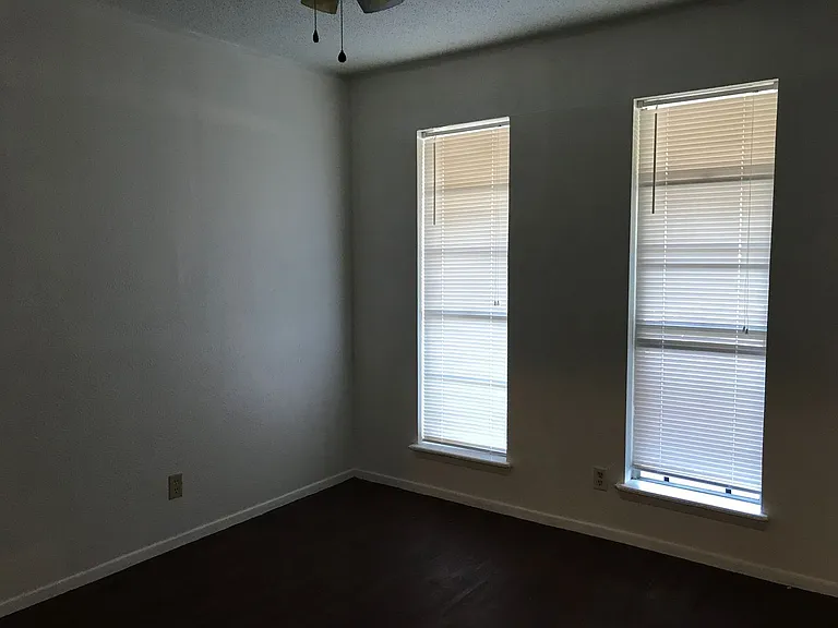 4 Broadway Ct — Photo 7