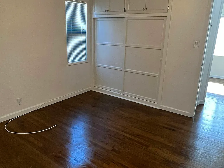 7400 Midfield Ave — Photo 9