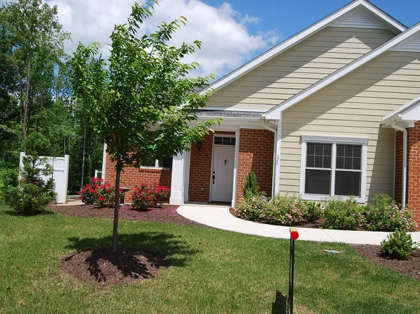 164 Retirement Dr, Hardy, VA 24101