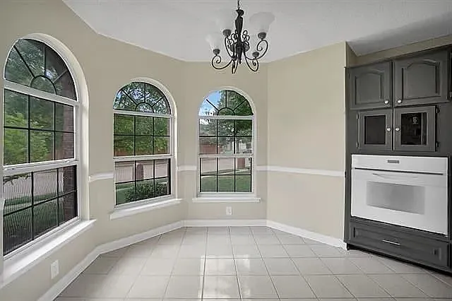 827 Cornell Ln — Photo 5