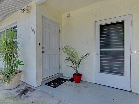 2nd image of 204 Citrus Ave