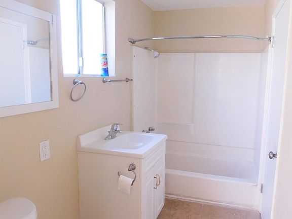 4th image of 869 Lincoln Ave APT 101