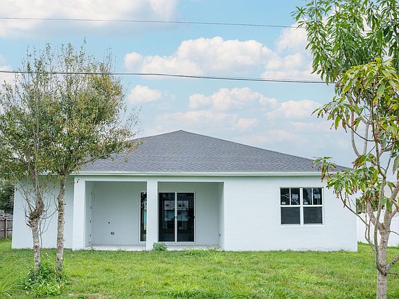 4th image of 2026 SW Aquarius Lane